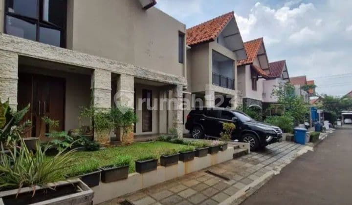 Fully Furnished House in Villa Cendana Complex.