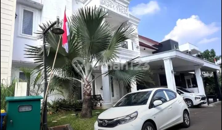 Classic Modern House in a Cluster in West Pejaten.