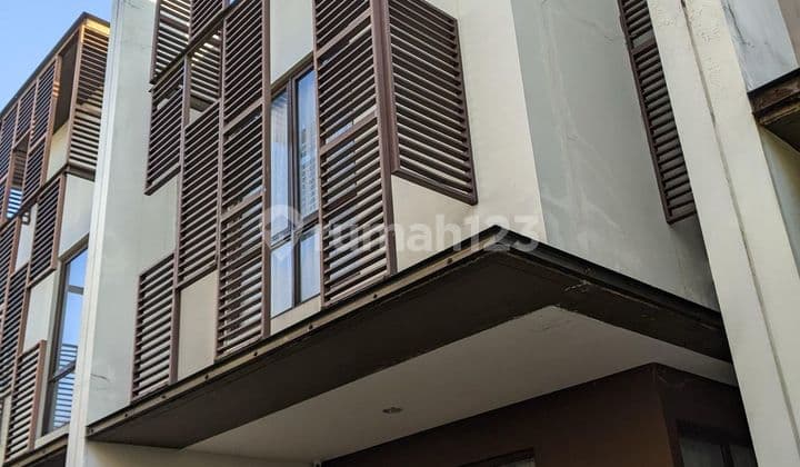 Dijual Rumah Semi Furnished di Greenwich Park BSD City Tangerang Banten