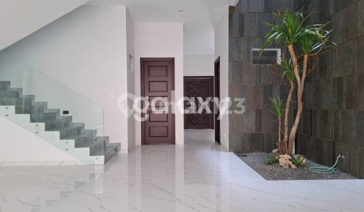 Rumah Mewah Siap Huni di Citraland Utama, Lokasi Sangat Strategis