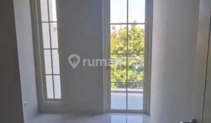 Rumah baru di Tenggilis dekat dengan universitas Ubaya, Surabaya Selatan