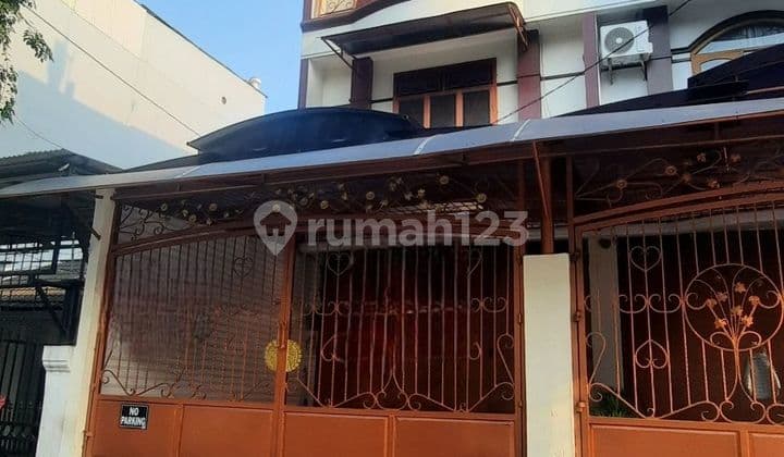 Ruko 3,5 Lantai di Muara Karang SHM Bagus Hadap Jalan Raya