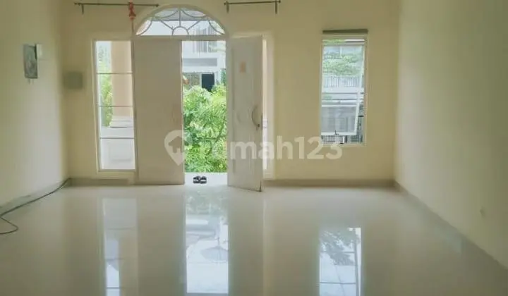 Rumah 3 Lantai, di Pantai Indah Kapuk