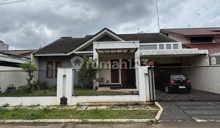Rumah Besar Ada Kolam Renang di Komplek Terdepan Cinere Bebas Banjir Lokasi Strategis
