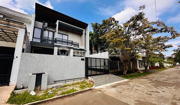 Rumah Modern Siap Huni Bangunan Kokoh Lokasi Strategis Ada Rooftop Bebas Banjir
