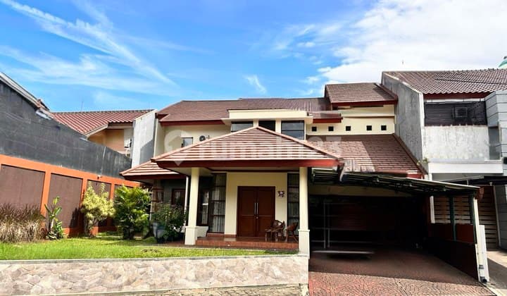 Luxurious 2-story house with spacious front and back yards, strategic location 5 minutes to Andara toll gate.