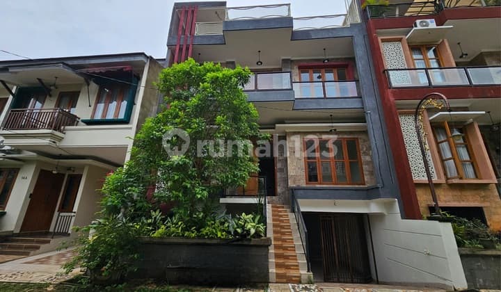 Rumah Baru 4 Lantai Ada Basement & Rooftop Dalam Cluster Siap Huni Lokasi Strategis Cirendeu Dekat ke MRT