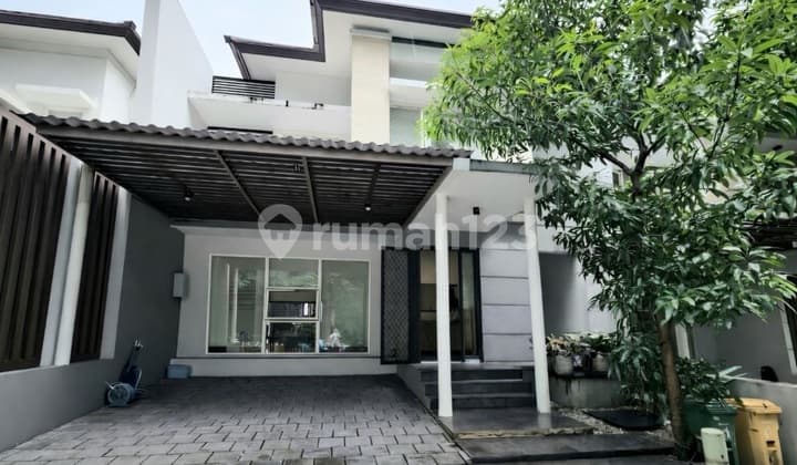 Rumah Full Furnished Serenia Hills Lokasi Strategis Lebak Bulus Dekat MRT Fasilitas Lengkap Siap Huni
