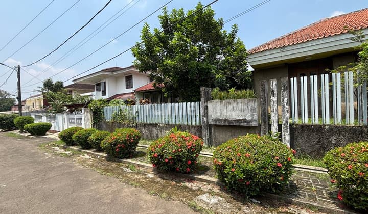 Rumah Tua Hitung Tanah Investasi Terbaik Lokasi Strategis Cinere Harga Dibawah Pasaran Dekat Pintu Tol