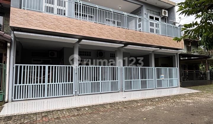 Rumah Siap Huni Bangunan Besar Lokasi Strategis Megapolitan Cinere Bebas Banjir Dekat 2 Pintu Tol