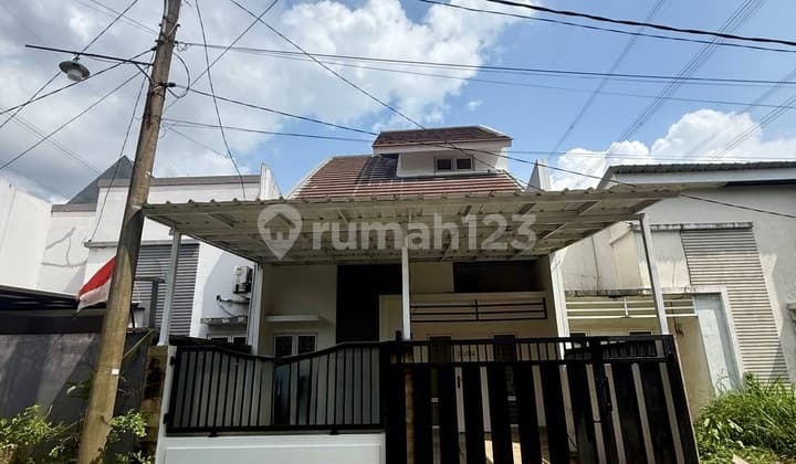 Rumah Siap Huni Dalam Komplek One Gate Dekat Pintu Tol Krukut Desari