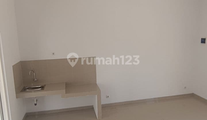 Rumah Baru 2 Lantai Puri Surya Jaya Bebas Banjir SHM Siap Huni