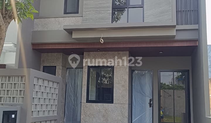 Rumah Baru Facade Mewah Lokasi Dekat Gate Dian Istana