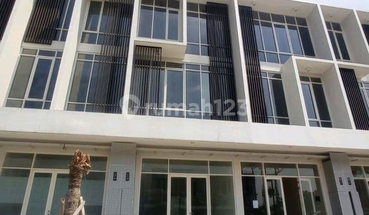 Ruko 3 Lantai Citraland Northwest Kondisi Baru Lokasi Depan