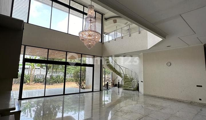 Rumah Classic 2 Lantai di Bilangan Permata Hijau Jakarta Selatan