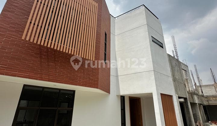 Brand New Townhouse 2 Lantai + Rooftop Lokasi di Kejaksaan, Kreo, Larangan, Tangerang