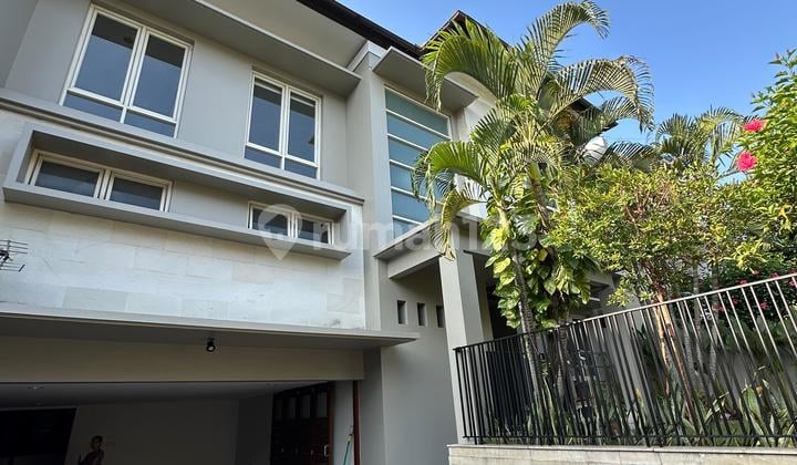 Luxury Modern House in Kebayoran Baru, Strategic Location Only a Step Away to SCBD