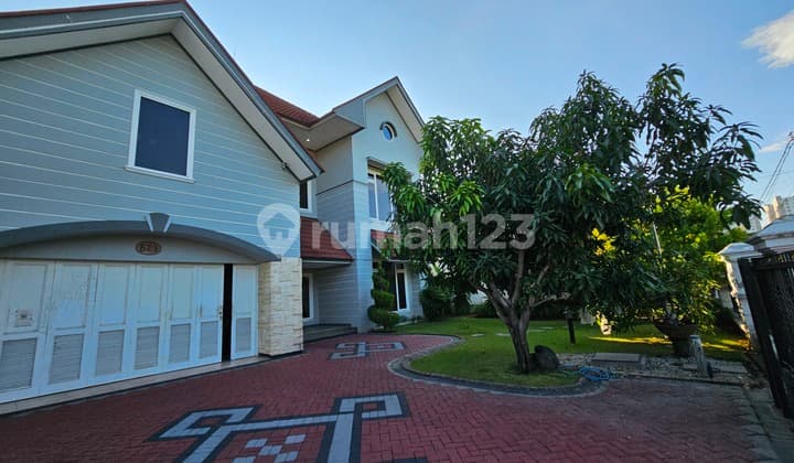 Rumah 2 Lantai Bagus Semi Furnished SHM di Sukolilo, Surabaya