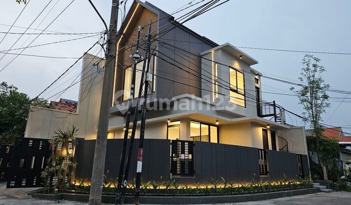 Rumah Scandinavian Senyaman Cafe di Babatan Pantai Surabaya