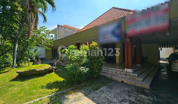 Rumah Mewah Klasik Surabaya Pusat Cocok Untuk Cafe dan Resto