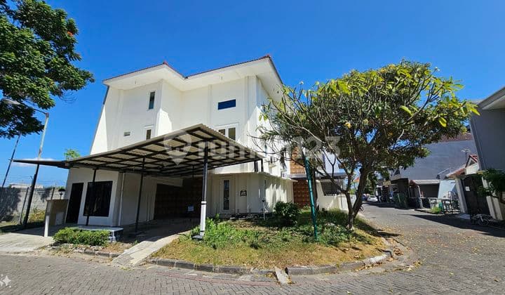 Ready-to-Occupy 3-Story Multi-Functional House in Pakuwon City Surabaya