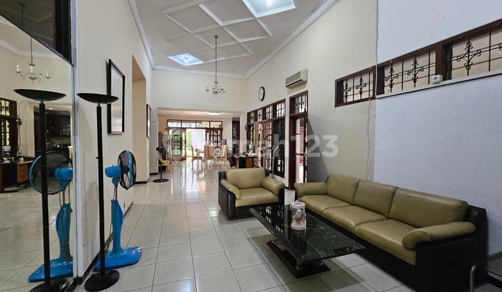 Rumah Komersil Jalan Raya Ambengan Cocok Untuk Minimarket Dll