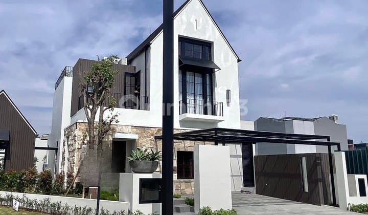 RUMAH MEWAH DAN TERBARU Dian Istana Ada Kolam Renang 2 Lantai