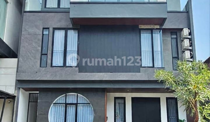Dijual Rumah Citraland 3 Lantai Design Unik Full Interior Ada Kolam Renang SHM