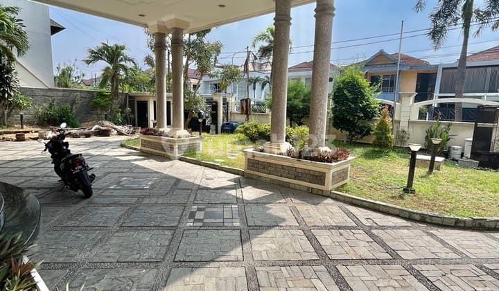 Rumah Mewah Margorejo Jalan Kembar Dekat Tengah Kota