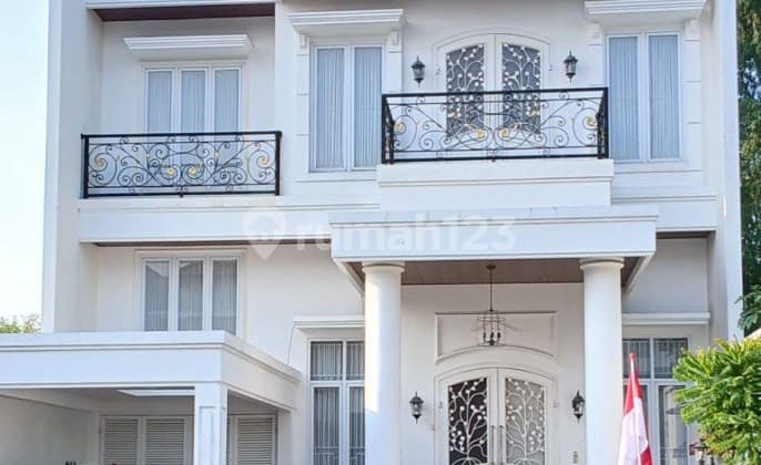 Jarang Ada Rumah American Classic Pakuwon Indah Split Level SHM