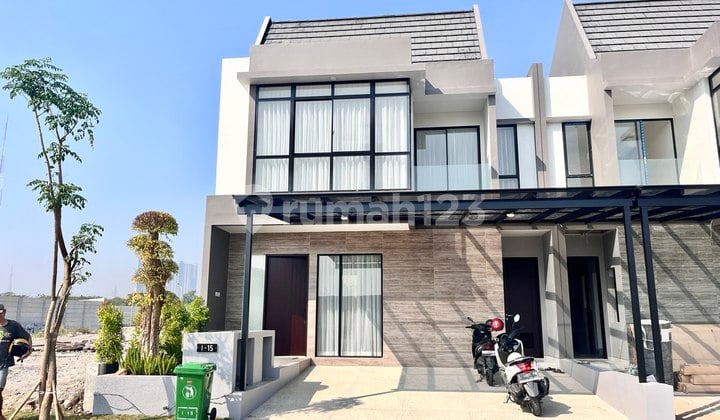 Furnished Dekat Pakuwon Mall dan Citraland Mewah Graha Natura Pakuwon