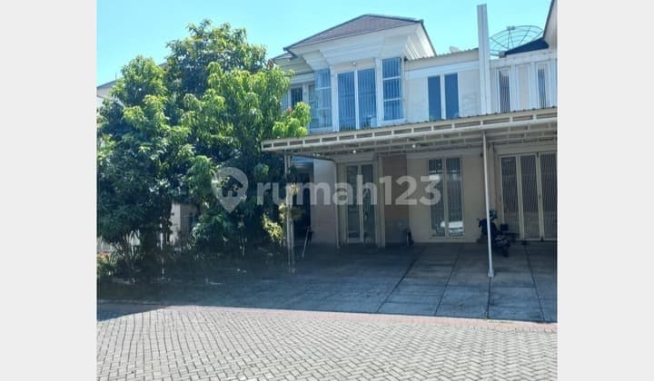 FULL FURNISHED Rumah Pakuwon Indah Hadap Selatan SHM