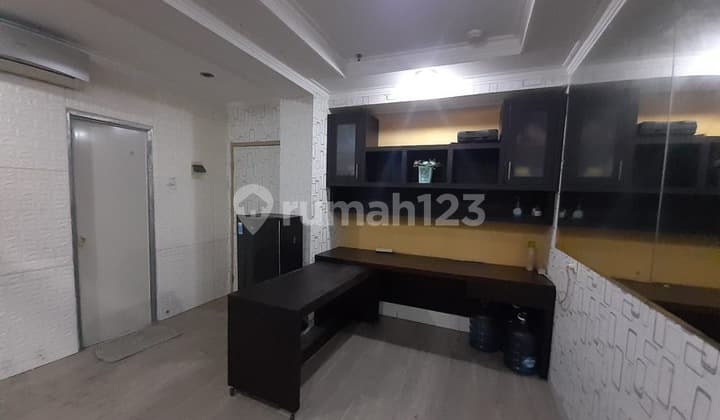 Apartemen 2 BR View Pool, Lokasi Strategis di Kebon Jeruk. 15810
