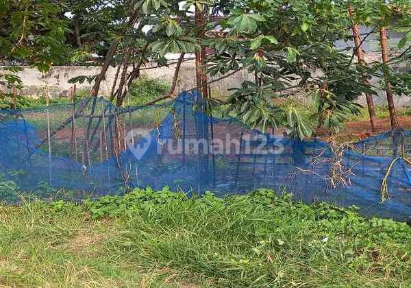 Tanah Luas, Lebar Jalan 2 Mobil, Hadap Timur di Ciledug. 15864