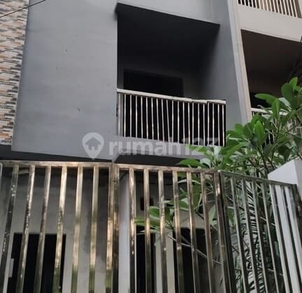 Rumah Baru Dlm Komplek Tenang Dan Aman di Kebun Jeruk, 20401