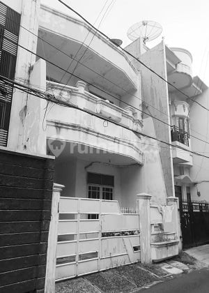 Rumah Bbs Banjir Lok. Favorit di Tanjung Duren Selatan.20575