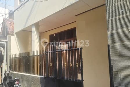 Rumah 7x11m, 2lt, Strategis Dkt Pasar, Mall, Mudah Diakses. 16039