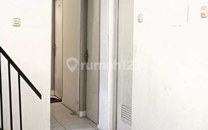 Rumah Kost Putri Aktif, Furnished, Tiap Kamar Ada Token. 16028