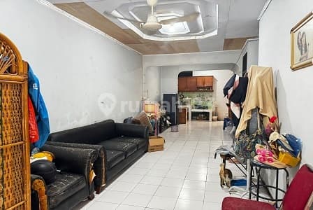 Rumah 3KT jalan lebar, mudah diakses di Kelapa Dua. 16210