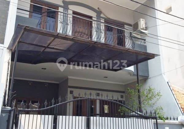 Rumah Dijual Dalam Komplek Lingkungan Nyaman di Duri Kepa. 12183