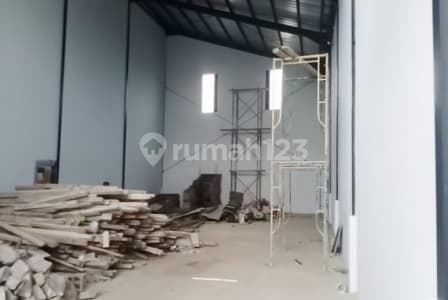 Gudang Bagus Harga Terjangkau Masuk Kontener di Sawangan. 20413