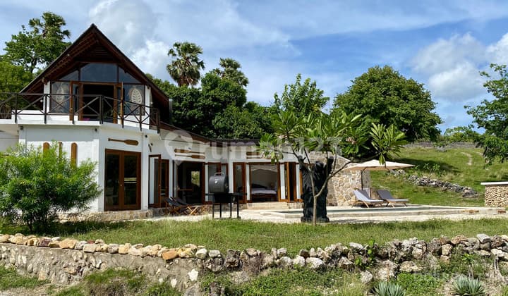 Exclusive Freehold Three-Bedroom Beachfront Villa With Bungalow On Rote Island: Investment Ready - 2853 -N