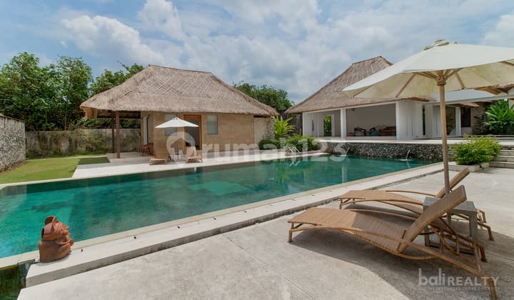Spacious Four bedroom Beachfront Villa In Tabanan Balinese meets modern Elegance With Promising Roi 2457 l