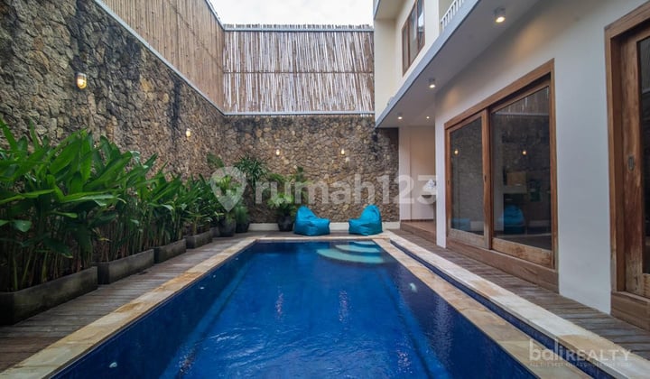 Comfortable and Inviting Freehold Villa with 3 Bedrooms – Prime Berawa Location – 2702 A
