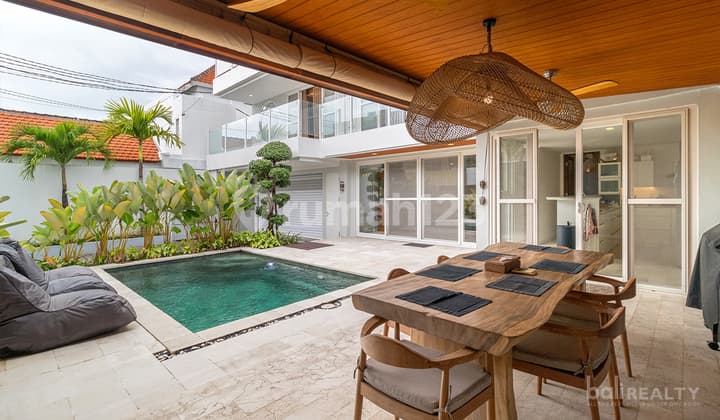 Modern Freehold Villa In Umalas - Four-Bedrooms With Rooftop Lounge - 2893 -L