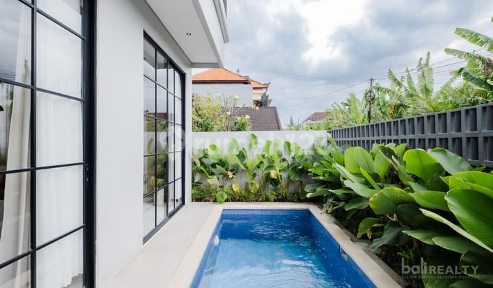 Brand New Freehold Three-Bedroom Modern Villa In Berawa: Perfect For Living Or Investment - 2916 V