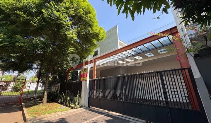 For Sale Modern House Hook Position in BSD City, Serpong - South Tangerang