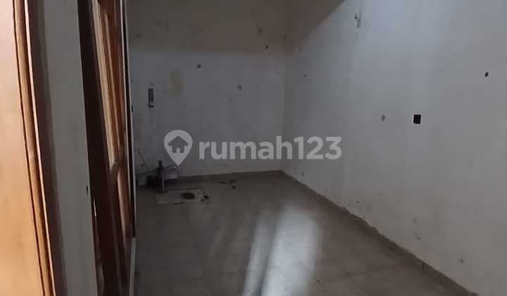 Disewakan Rumah 2 ½ Lantai di Antapani