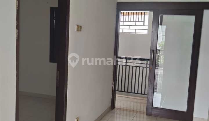 For Rent 3-Story House*Sayap Margahayu Soekarno Hattarooftop
