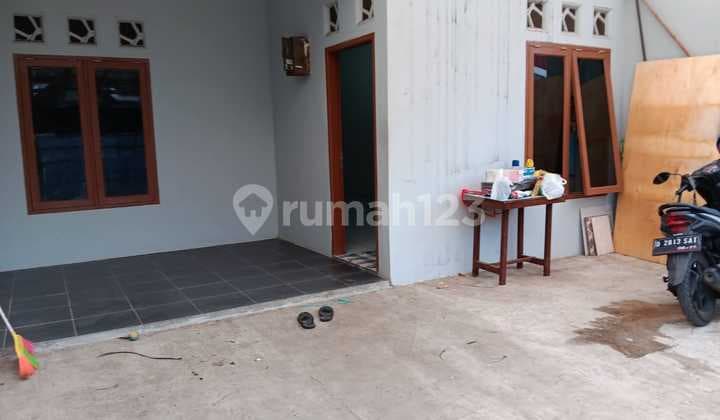 Disewakan Rumah 2 Lantai di Komplek Buana Indah (Belakang Mal Festival Citylink)